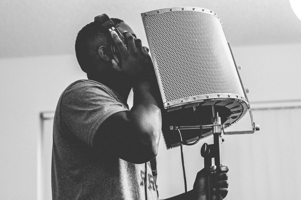 guy, singing, headphone, microphone, studio, music, musical, recording, people, black and white, gray music, gray microphone, gray headphones, singing, singing, singing, singing, singing, microphone, microphone, music